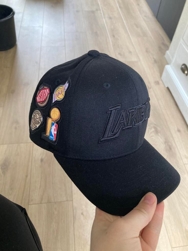 Lakers pet nieuw, Ophalen of Verzenden, Zo goed als nieuw, One size fits all, Pet