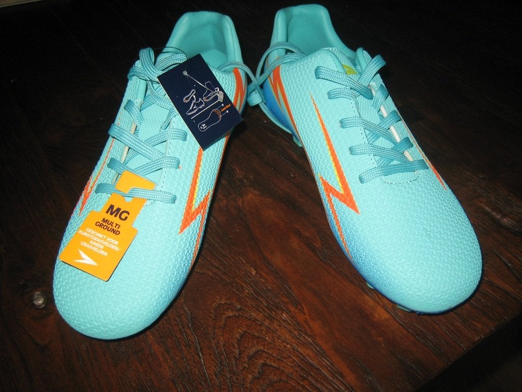 voetbalschoenen {nieuw}, Sport en Fitness, Voetbal, Maat XS of kleiner, Ophalen of Verzenden, Nieuw, Schoenen
