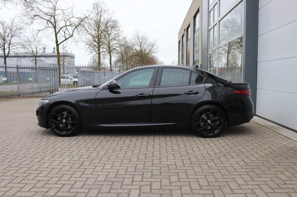 Alfa romeo GIULIA 2.0T SPRINT/VELOCE.INT/STOEL.STUUR.VERW/AD, Auto's, Alfa Romeo, 745 kg, Achterwielaandrijving, 1995 cc, 4 cilinders