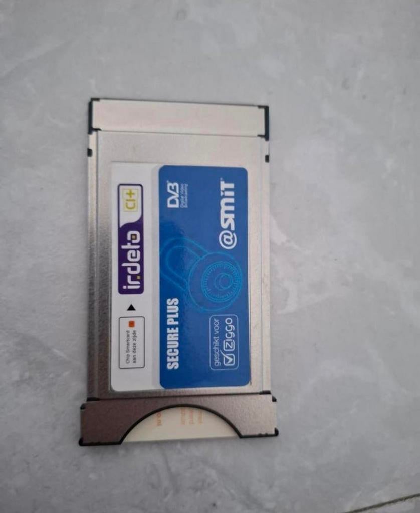 SMiT Irdeto CI+ Module voor Ziggo DVB-C, Ophalen of Verzenden, Zo goed als nieuw, Decoder