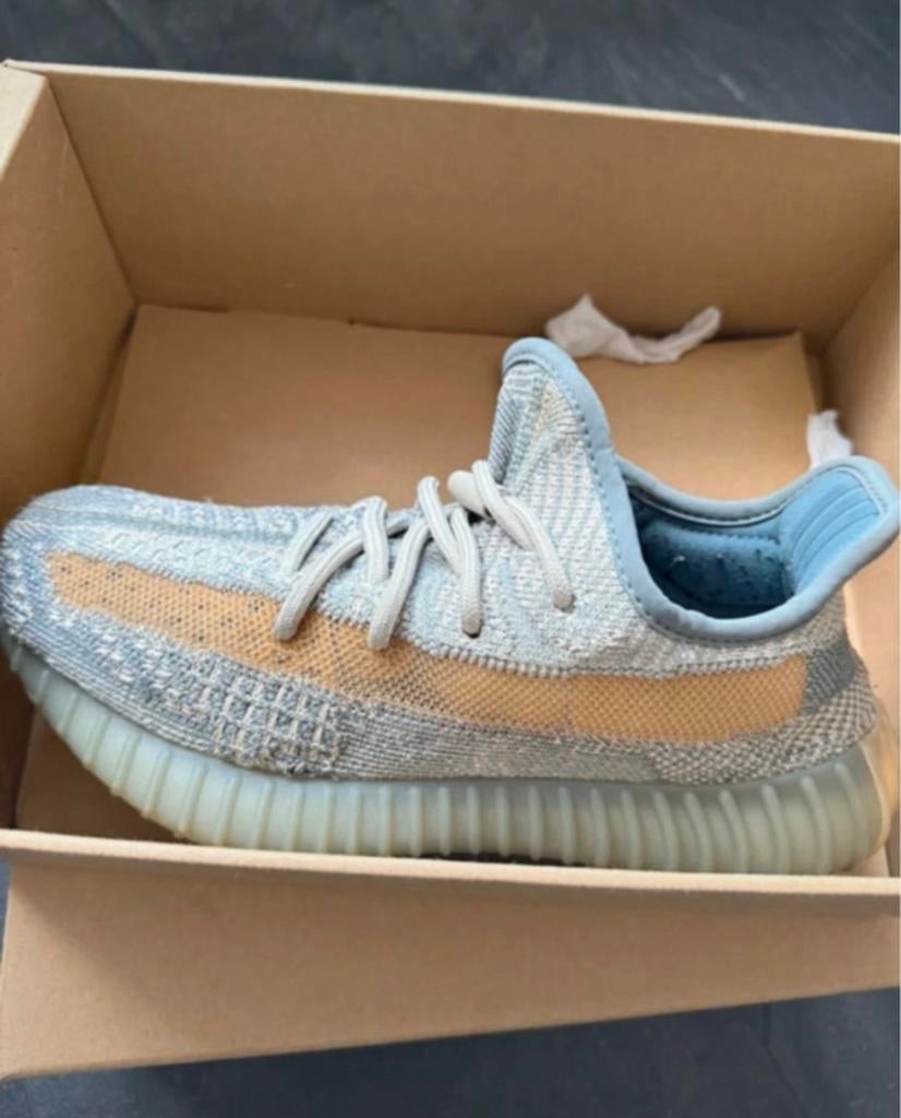 Yeezy boost 350 maat 38, Nieuw, Ophalen of Verzenden, Sneakers of Gympen, Grijs