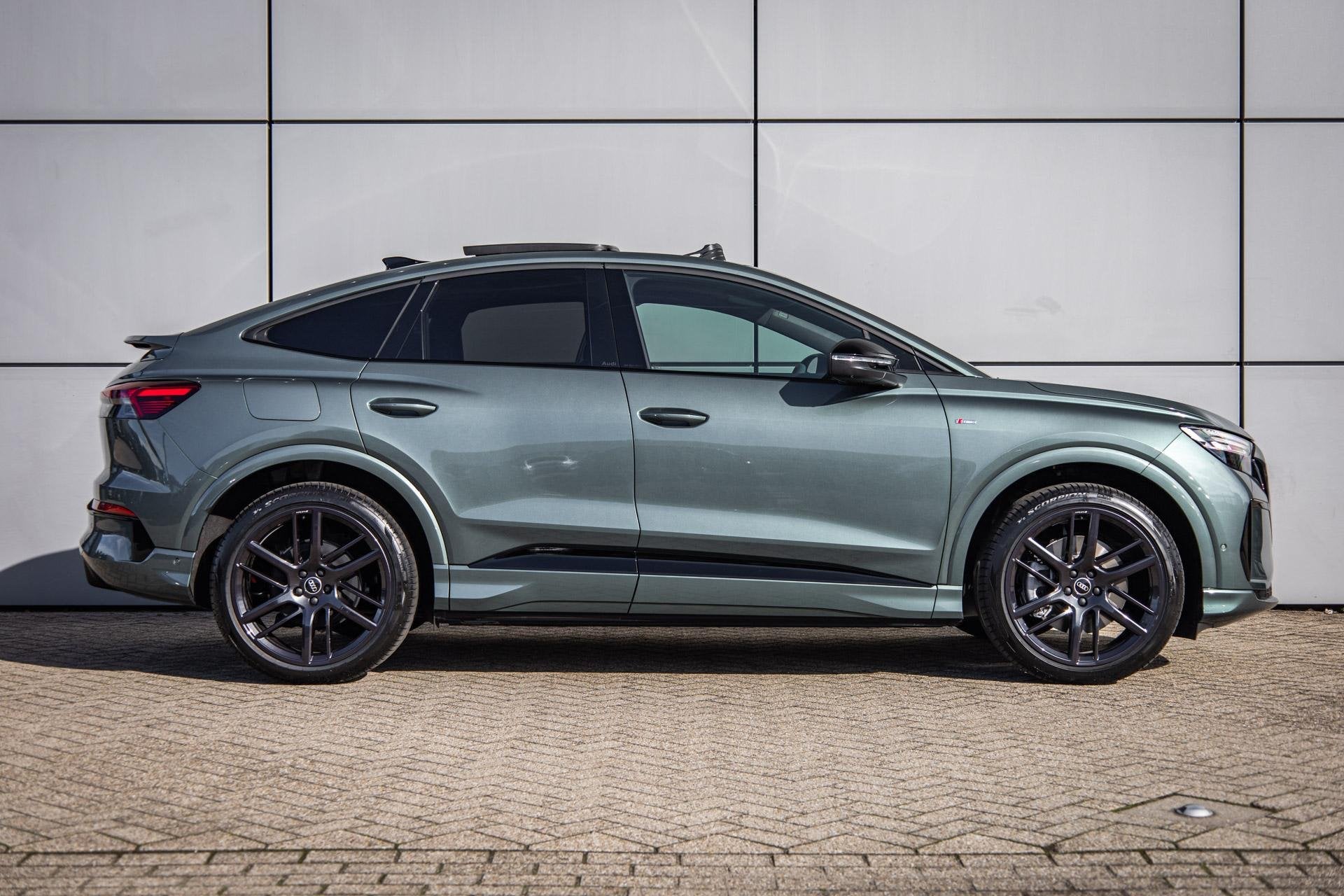 Audi Q4 Sportback e-tron 286pk S edition performance 82 kWh, Auto's, Automaat, Achterwielaandrijving, 510 min, Zwart