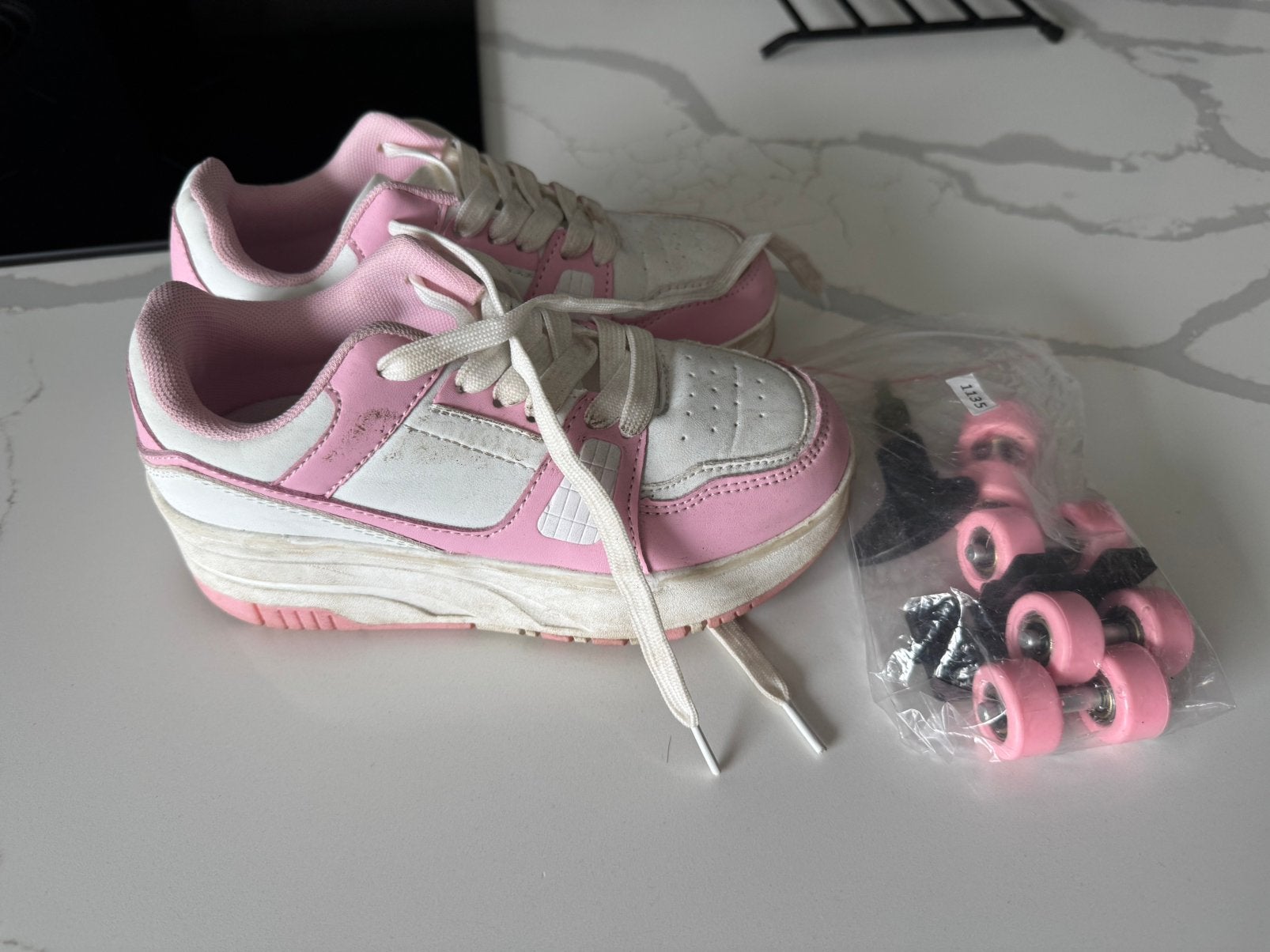 rolschoenen sneakers met wieltjes maat 33, Ophalen of Verzenden, Zo goed als nieuw
