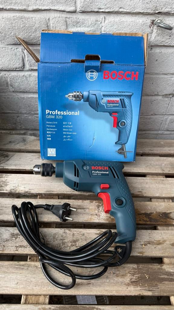 Bosch Professional GBM 320 Boormachine - Nieuw in doos, Ophalen of Verzenden, Nieuw, Minder dan 400 watt, Boormachine