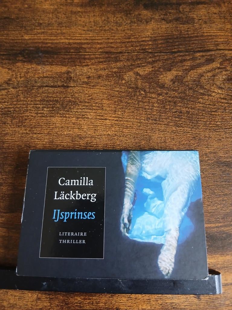 Ijsprinses - Camilla Läckberg (Dwarsligger), Europa overig, Ophalen of Verzenden, Zo goed als nieuw, Camilla Läckberg