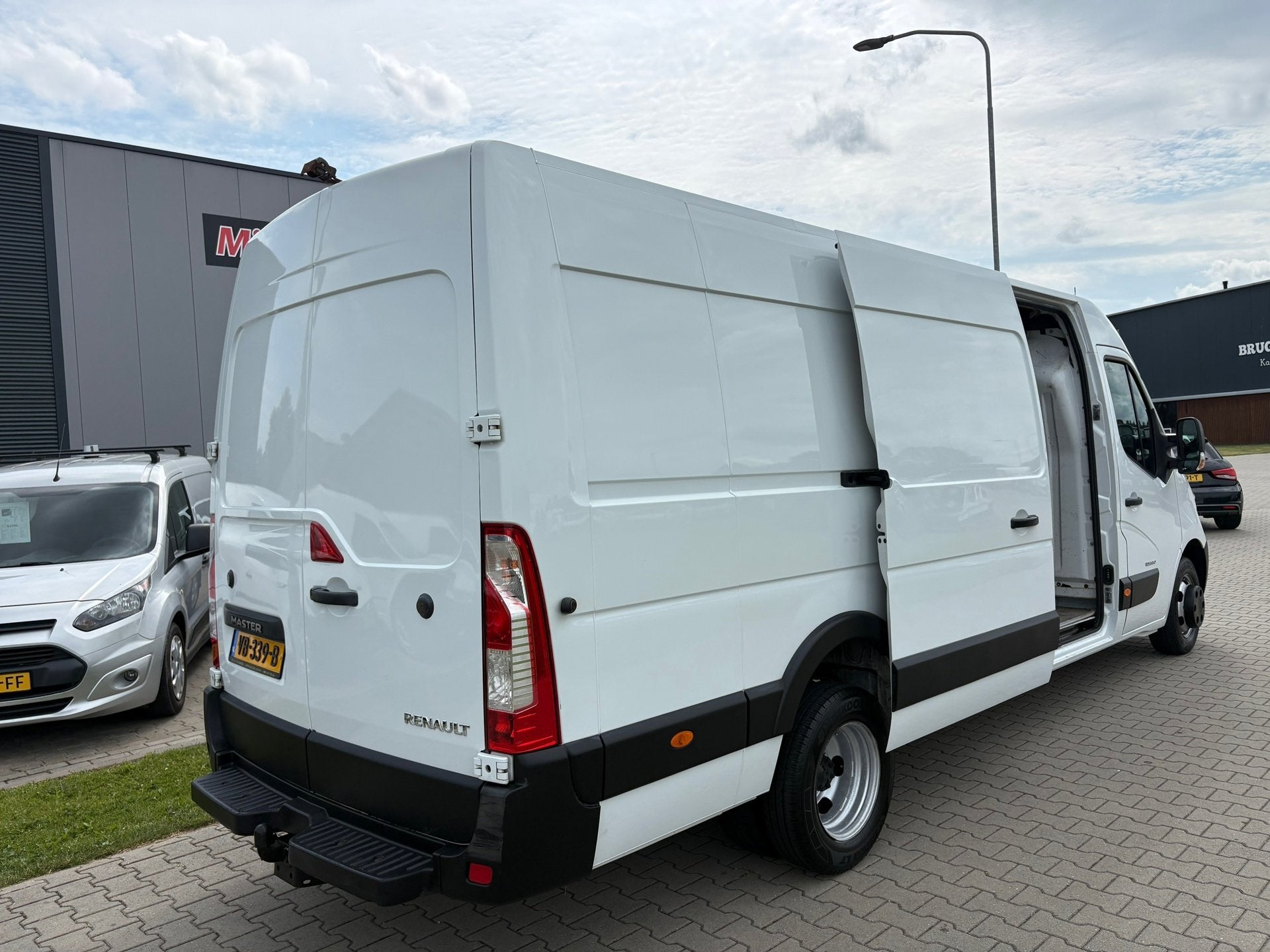 Renault Master T35 2.3 dCi L4H3 Dubbel Lucht, Auto's, Bestelauto's, Euro 5, Gebruikt, 4 cilinders, Renault
