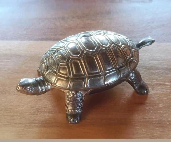 Schildpadje verzilverd pillendoosje  zoutvaatje, Ophalen of Verzenden