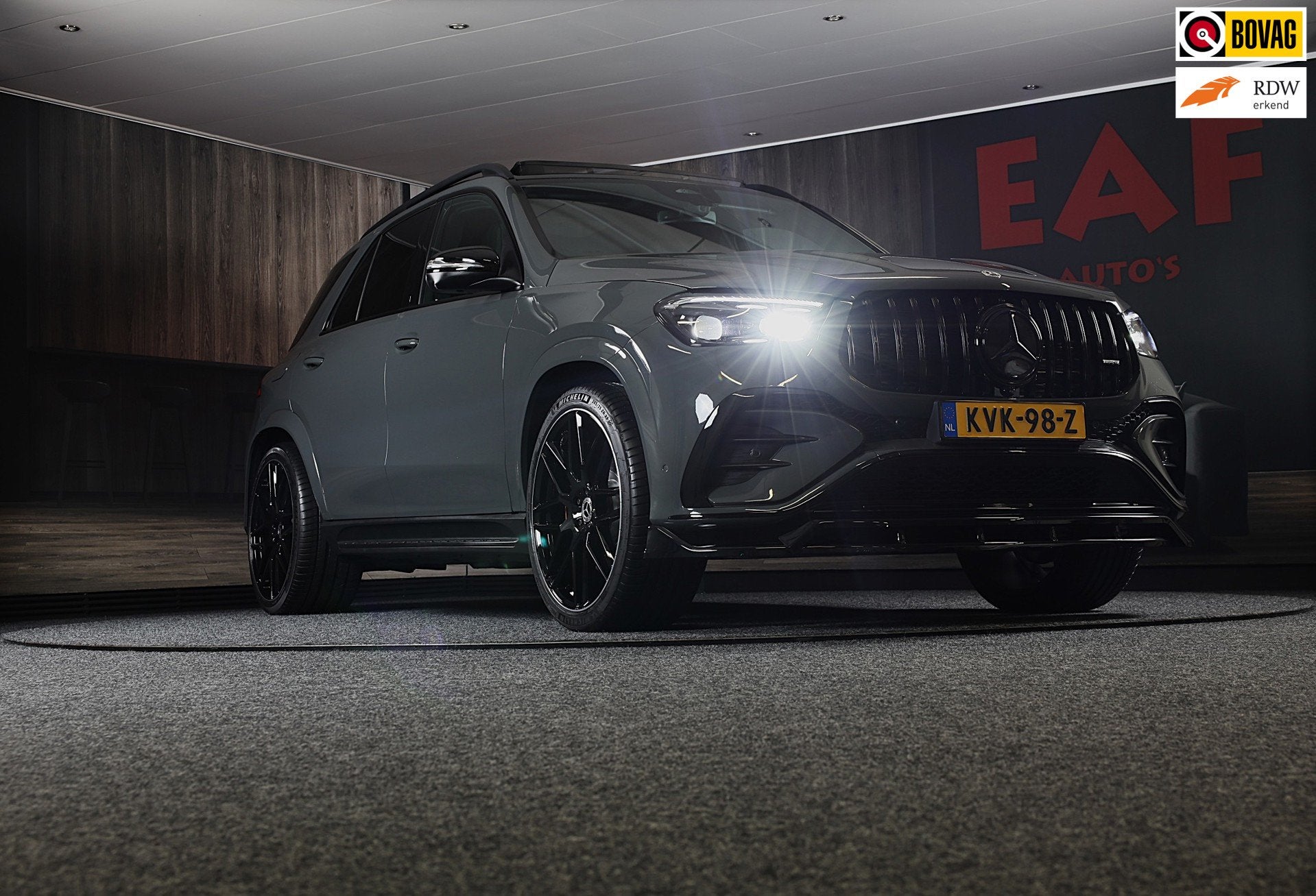 Mercedes-Benz GLE-klasse 400 e 4MATIC AMG 63 Look / Massage, Auto's, Automaat, Dealer onderhouden, Gebruikt, 4 cilinders