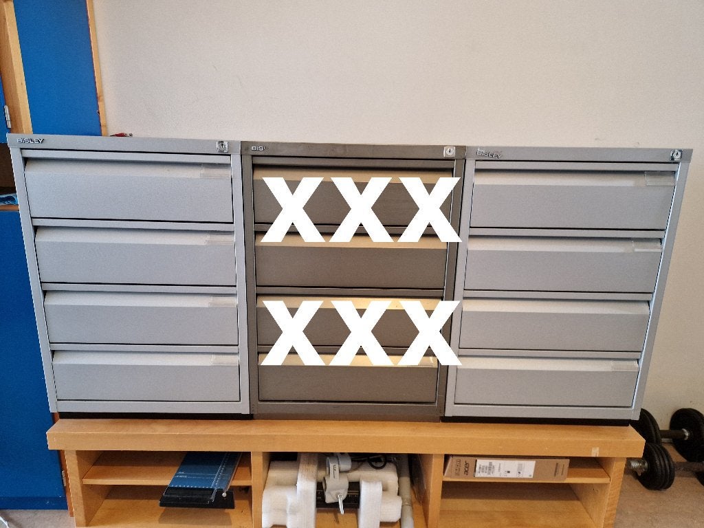 2 ladekasten vol met CD singles, Ophalen, Gebruikt, Breedbeeld