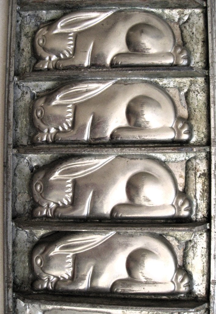 Antieke art deco chocoladevorm met negen hazen, Ophalen of Verzenden