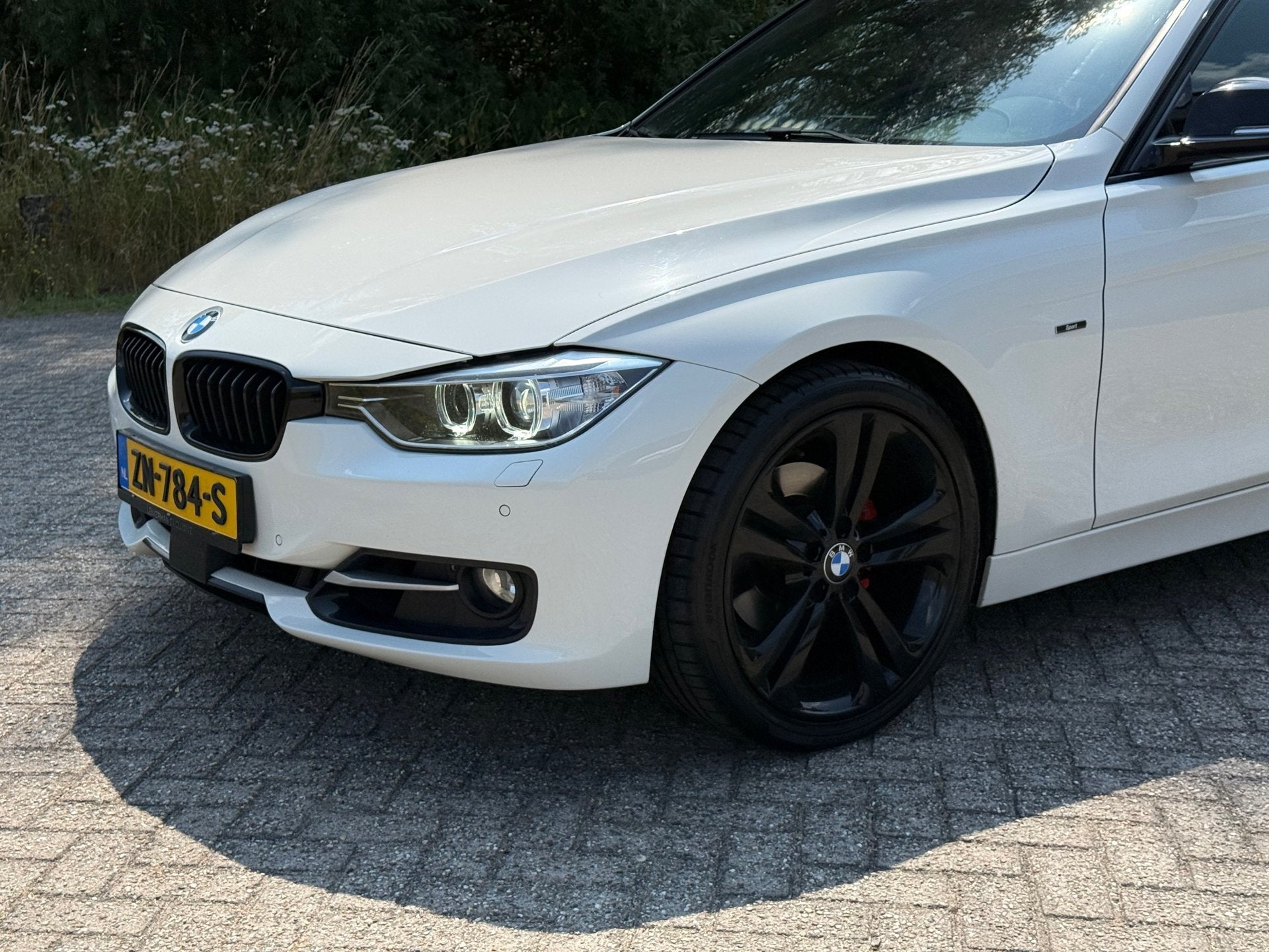 BMW 3-serie Touring 320i High Executive AUTOMAAT I LED I NAV, Auto's, Automaat, Achterwielaandrijving, Gebruikt, Euro 6