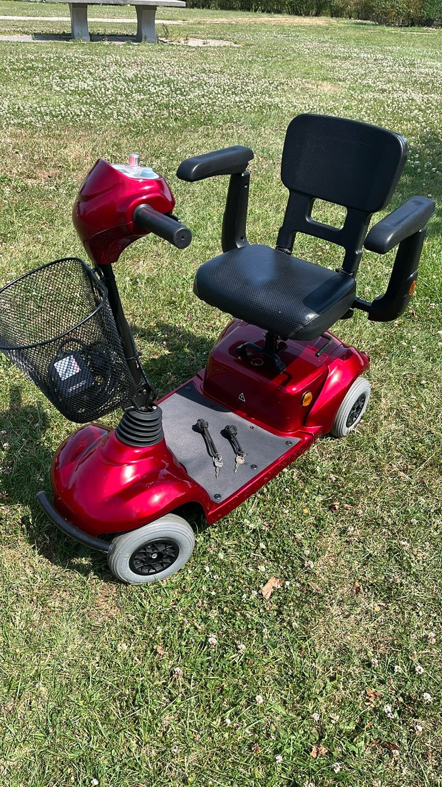 Mooie Bordeaux rode scootmobiel, Diversen, Rolstoelen, Ophalen, Gebruikt, Elektrische rolstoel