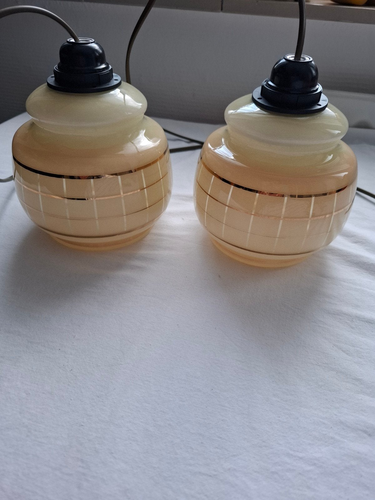2 stuks mooie oude glazen hanglampen, Ophalen of Verzenden, Gebruikt, Glas, E27 (groot)