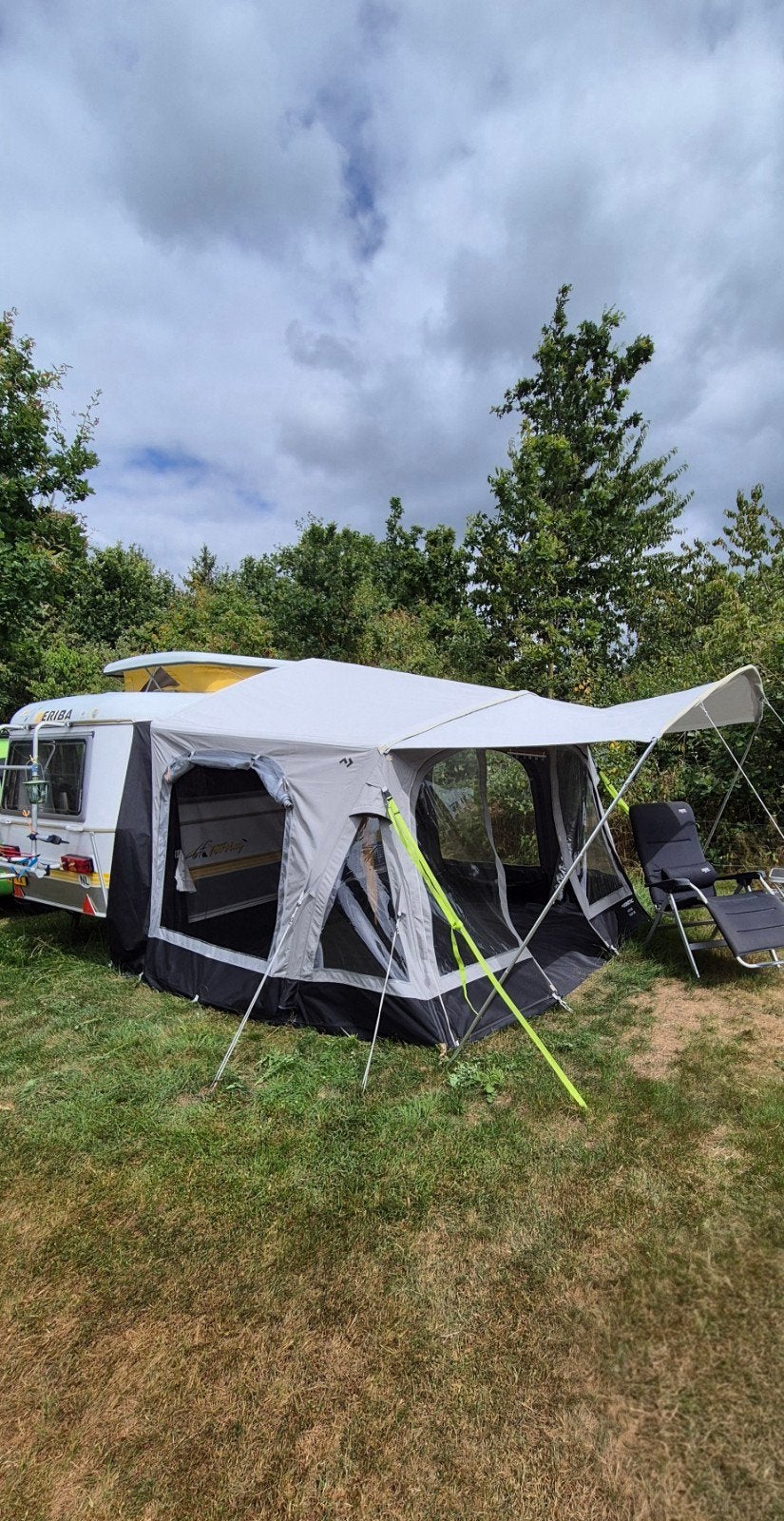 Eriba Triton 420 GT Jubileum editie 1999 incl. voortent, Caravans en Kamperen, Caravans, Standaardzit, 750 - 1000 kg, Particulier
