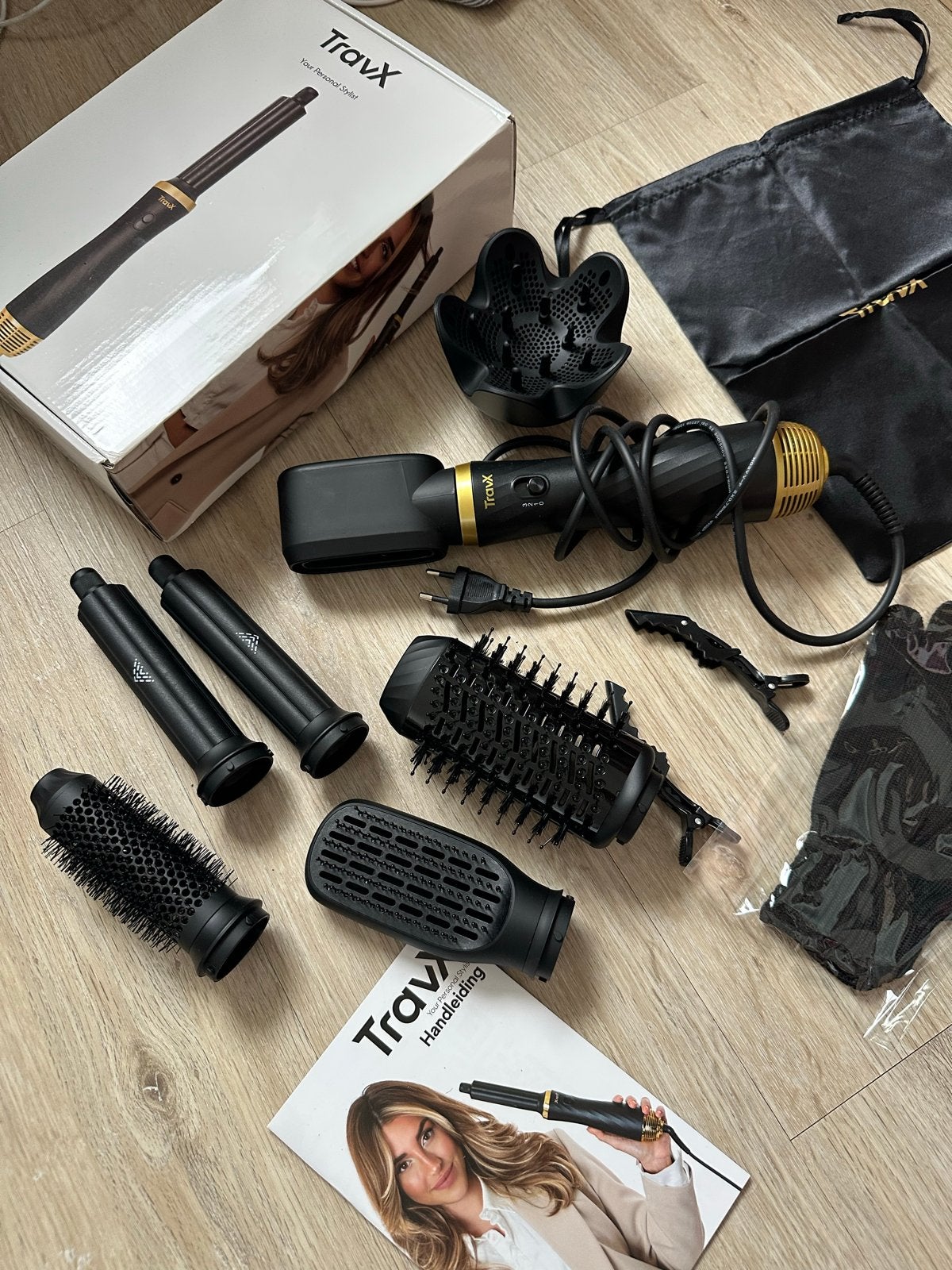 TravX 7-in-1 Föhnborstel Set - Nieuwstaat, Sieraden, Tassen en Uiterlijk, Uiterlijk | Haarverzorging, Ophalen of Verzenden, Zo goed als nieuw