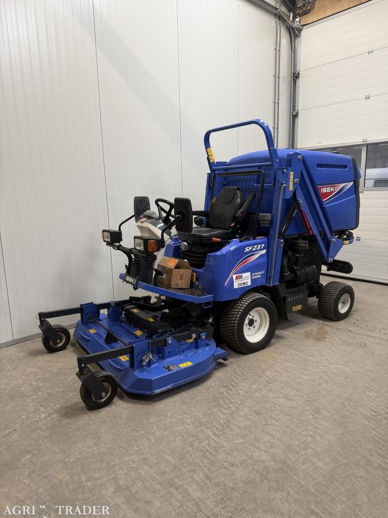 Iseki sf235 demo machine !, Tuin en Terras, Zitmaaiers, -, Niet opgegeven, Ophalen of Verzenden, Zo goed als nieuw