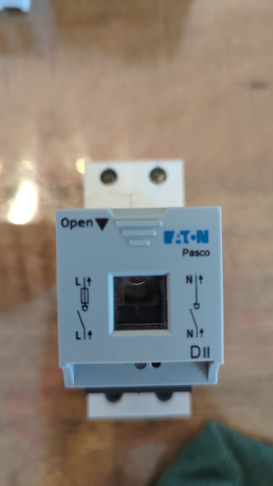 Siemens 10A DII Zekeringhouder met Eaton Pasco Schakelaar, Hobby en Vrije tijd, Elektronica-componenten, Gebruikt, Ophalen of Verzenden