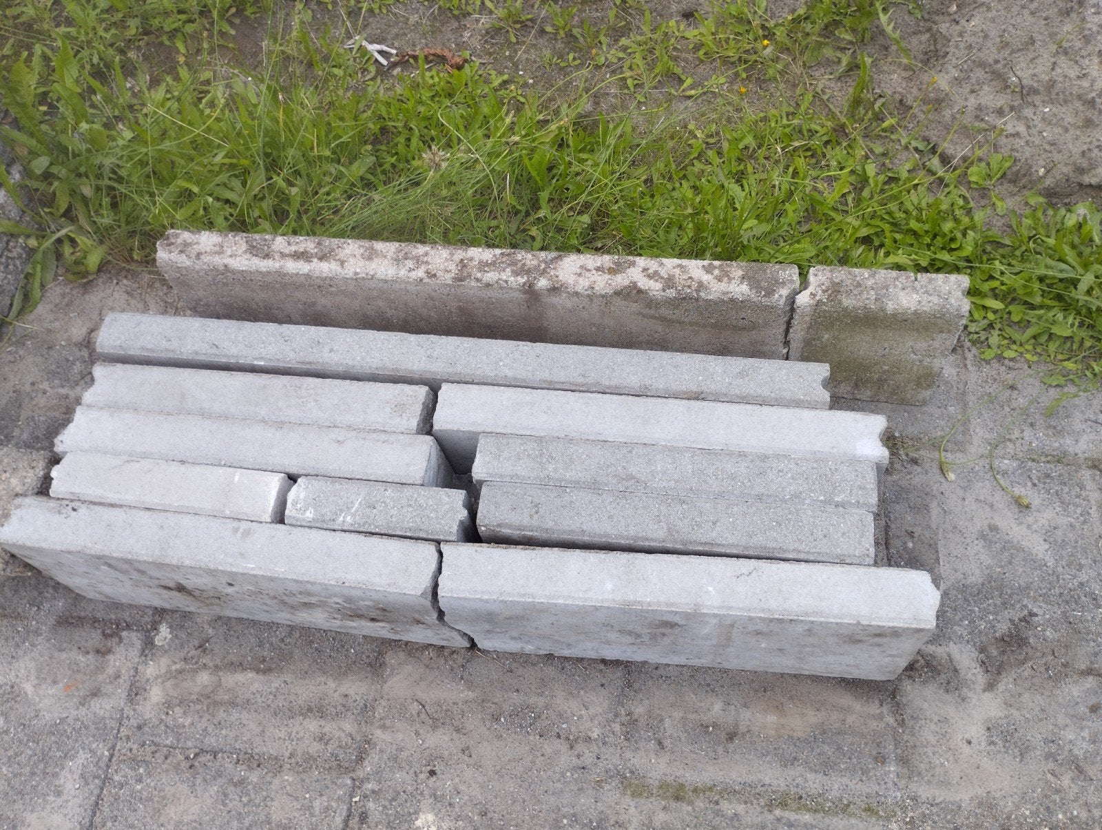 Betonnen opsluitbanden - Grijs, gebruikt Gratis, Ophalen, Gebruikt, Overige typen, Minder dan 5 m²