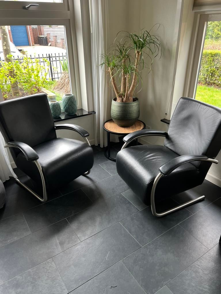 Twee zwarte lederen fauteuils merk Pelle Divani., Ophalen, Zo goed als nieuw, 75 tot 100 cm, 50 tot 75 cm