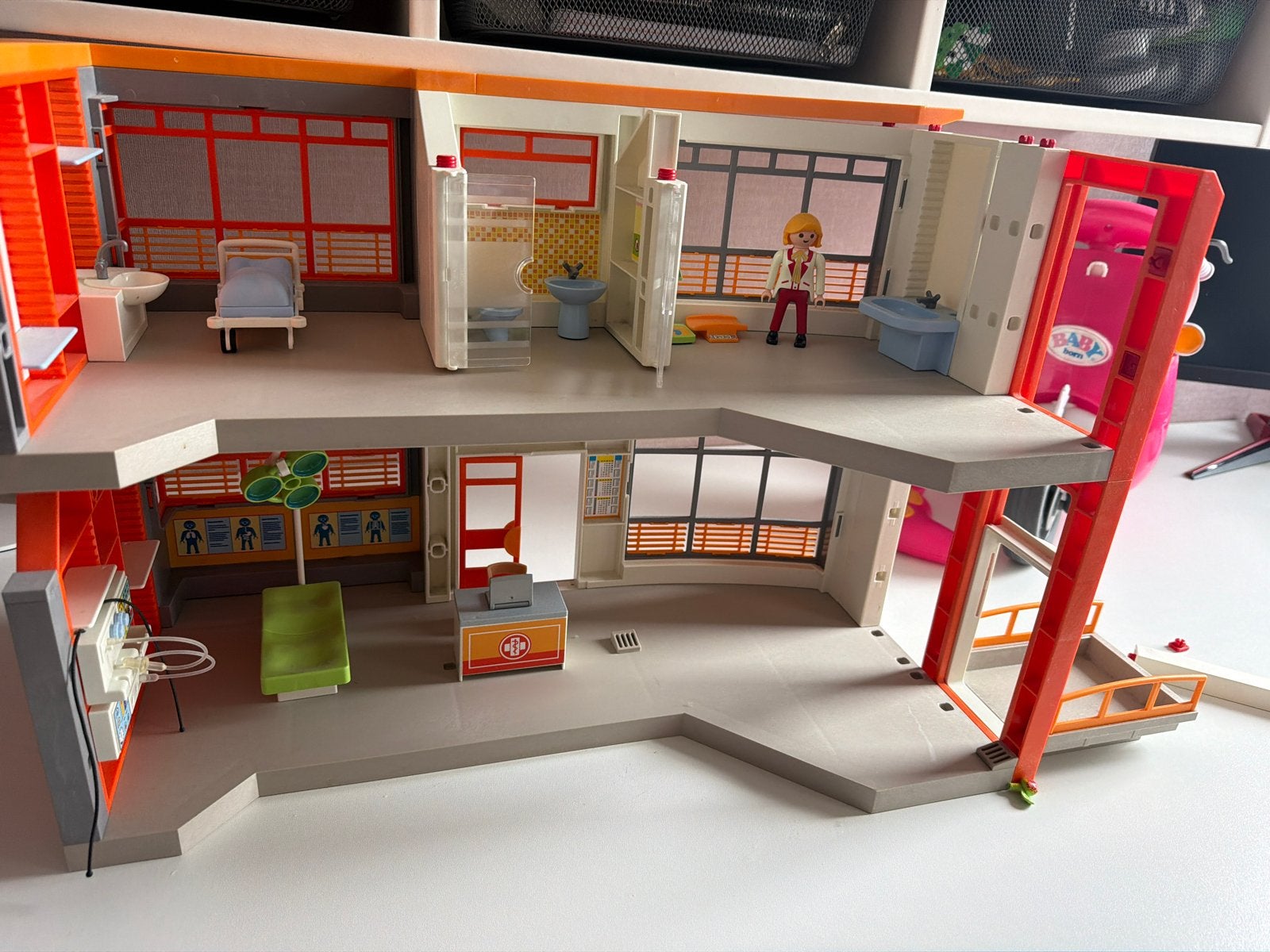 Playmobil Ziekenhuis - incompleet met Figuren en Accessoires, Gebouw, Losse onderdelen, Ophalen of Verzenden, Zo goed als nieuw
