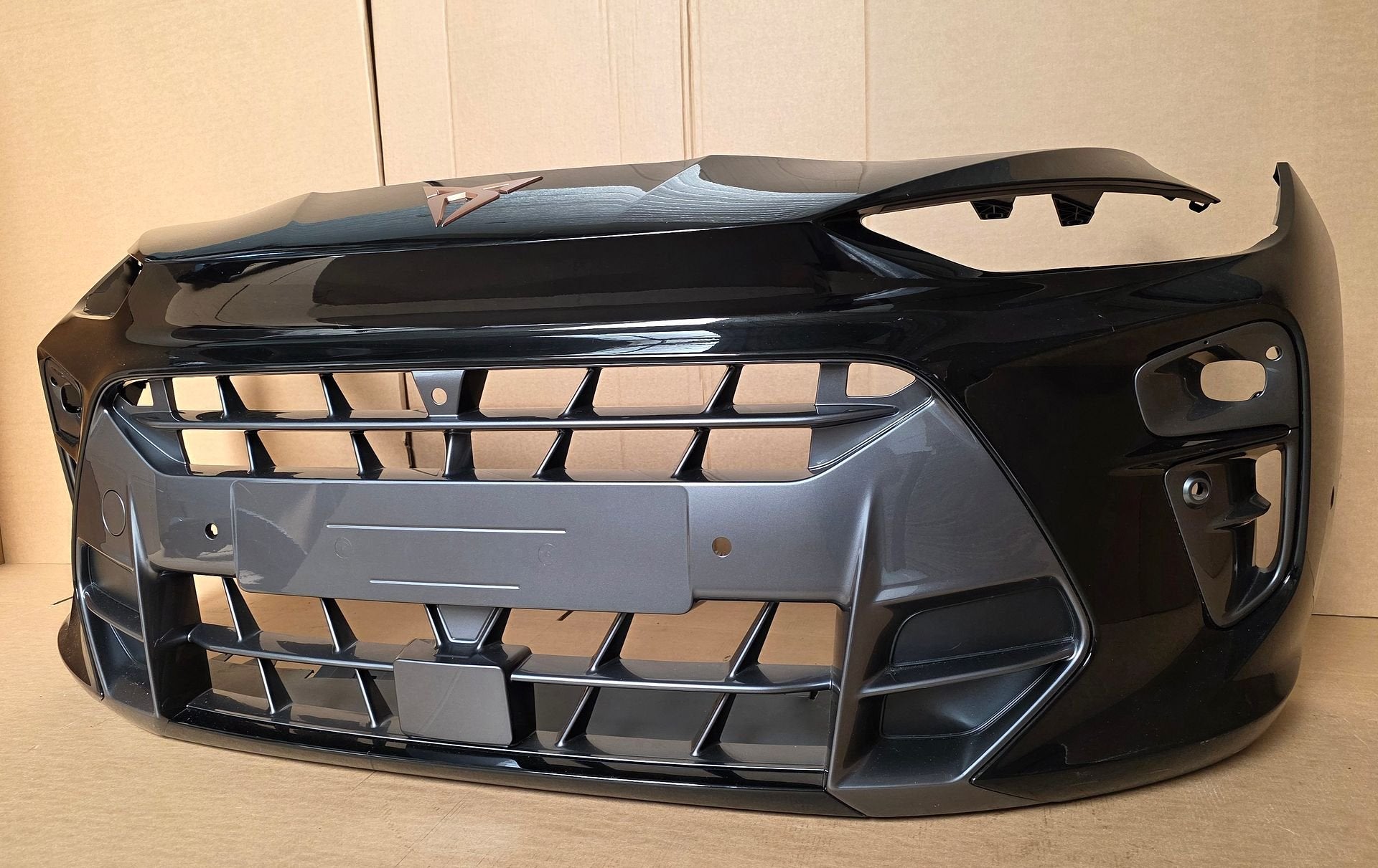 Seat Cupra Terramar 2024+ Voorbumper Bumper Origineel LY9T, Gebruikt, -, Voor, Ophalen of Verzenden
