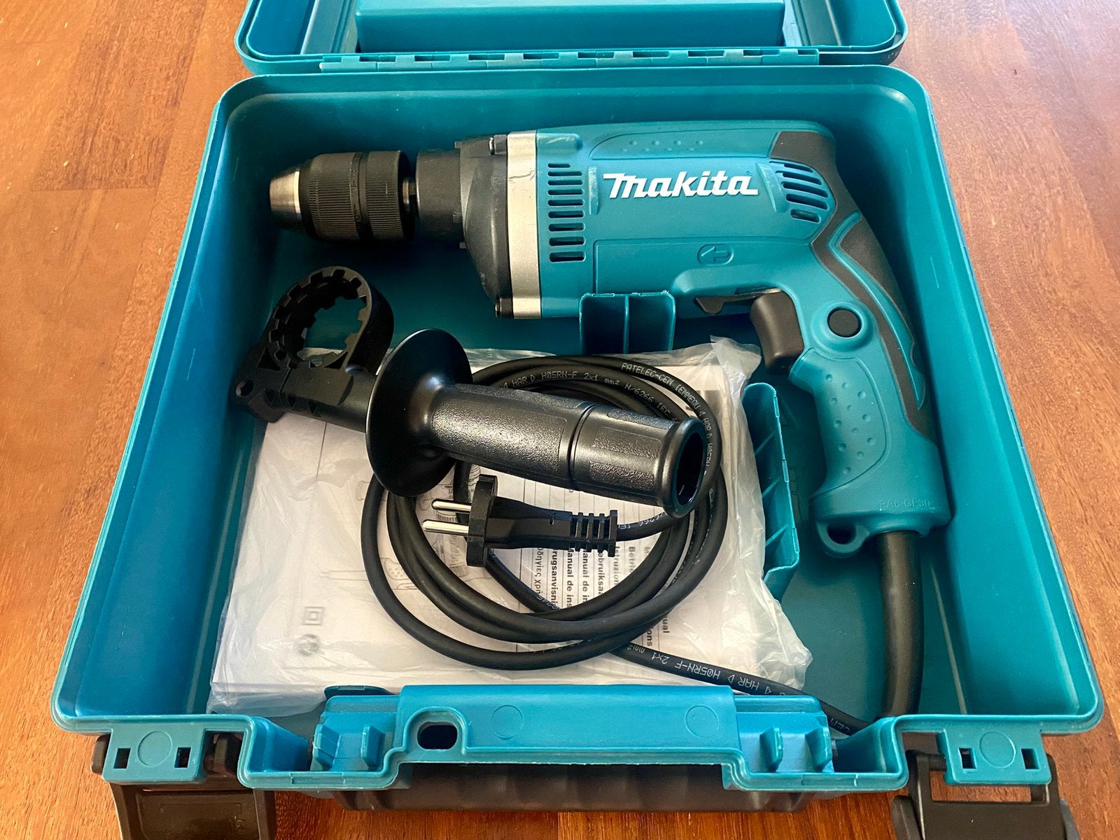 MAKITA klopboormachine HP1631K, Boormachine, 600 watt of meer, Ophalen of Verzenden, Zo goed als nieuw