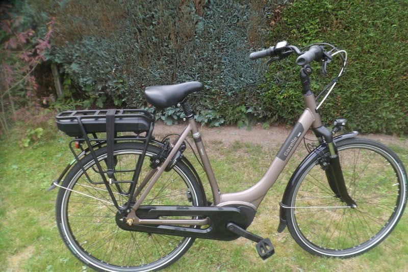 hele nette Gazelle Paris met Bosch motor/accu, Fietsen en Brommers, Ophalen, Zo goed als nieuw, 50 km per accu of meer, 55 tot 59 cm