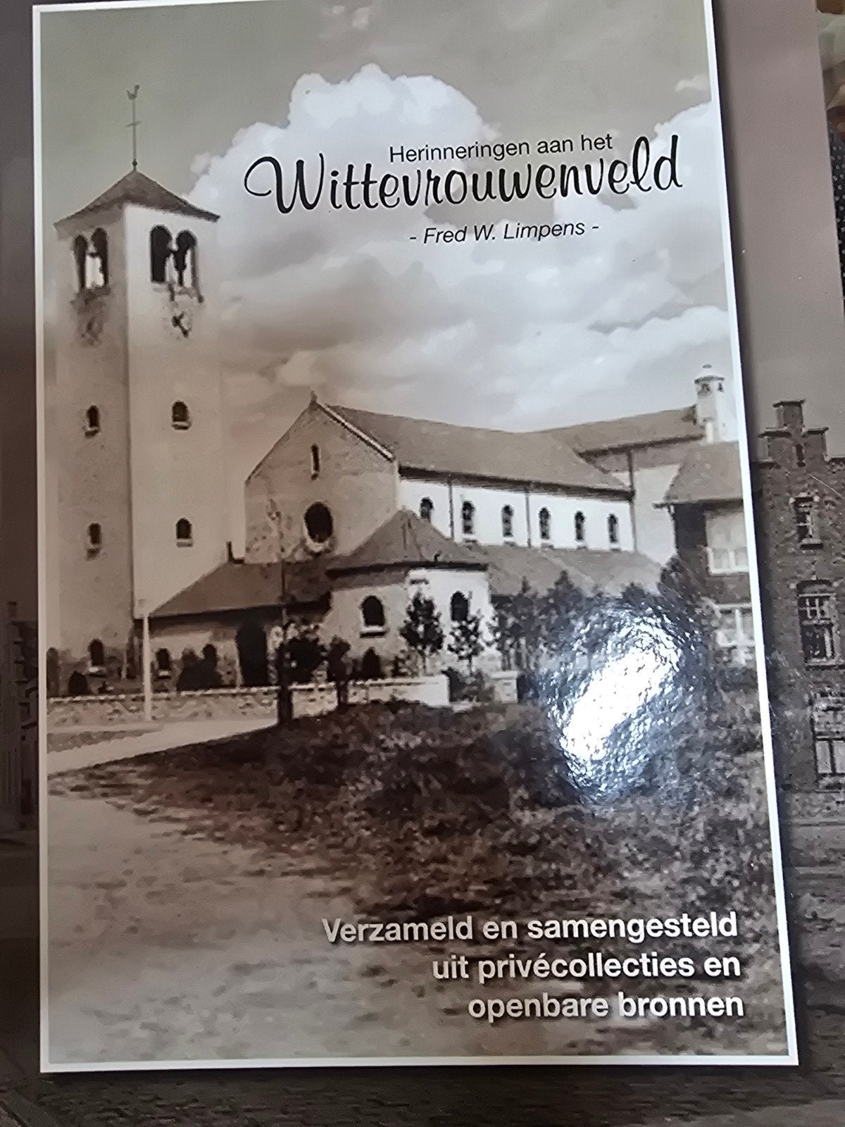 Herinneringen aan het Wittevrouwenveld - Fred W. Limpens, Boeken, Geschiedenis | Stad en Regio, Zo goed als nieuw, 20e eeuw of later