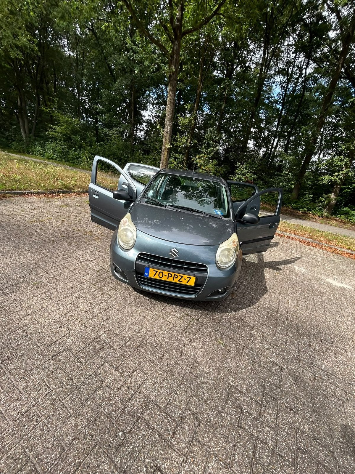 Suzuki alto 1.0 bouwjaar 2011, Voorwielaandrijving, 200 kg, Elektrische ramen, 4 stoelen