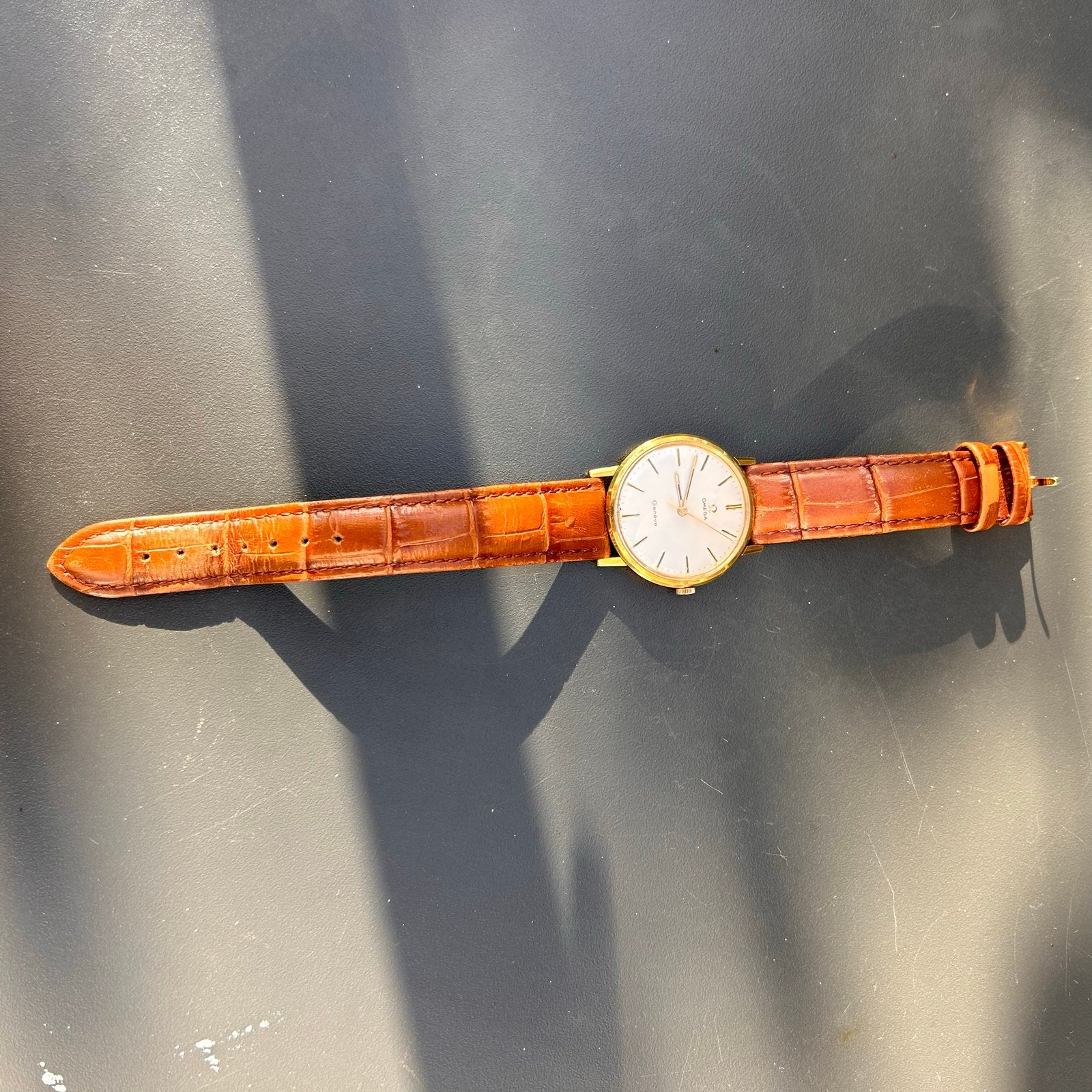 Vintage Omega Genève Polshorloge - Goudkleurig met Leer, Sieraden, Tassen en Uiterlijk, Horloges | Heren, Polshorloge, Ophalen of Verzenden
