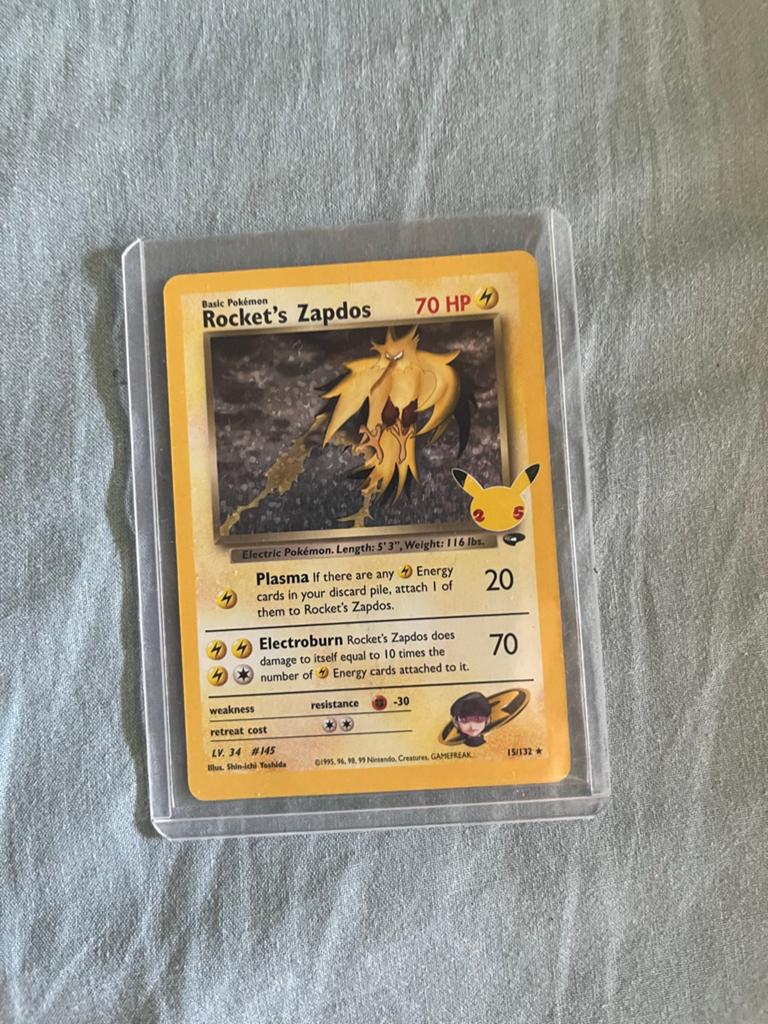 Rocket's Zapdos Pokémon kaart (Celebrations Classic Collecti, Ophalen of Verzenden, Zo goed als nieuw, Losse kaart