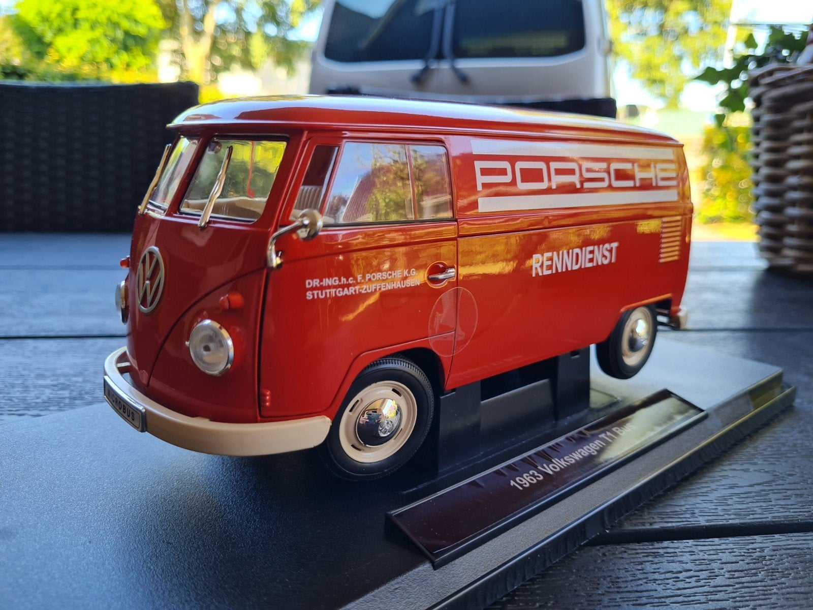 1:18 Volkswagen T1 bus Porsche Renndienst Welly, Hobby en Vrije tijd, Modelauto's | 1:18, Ophalen of Verzenden, Nieuw, Auto, Welly