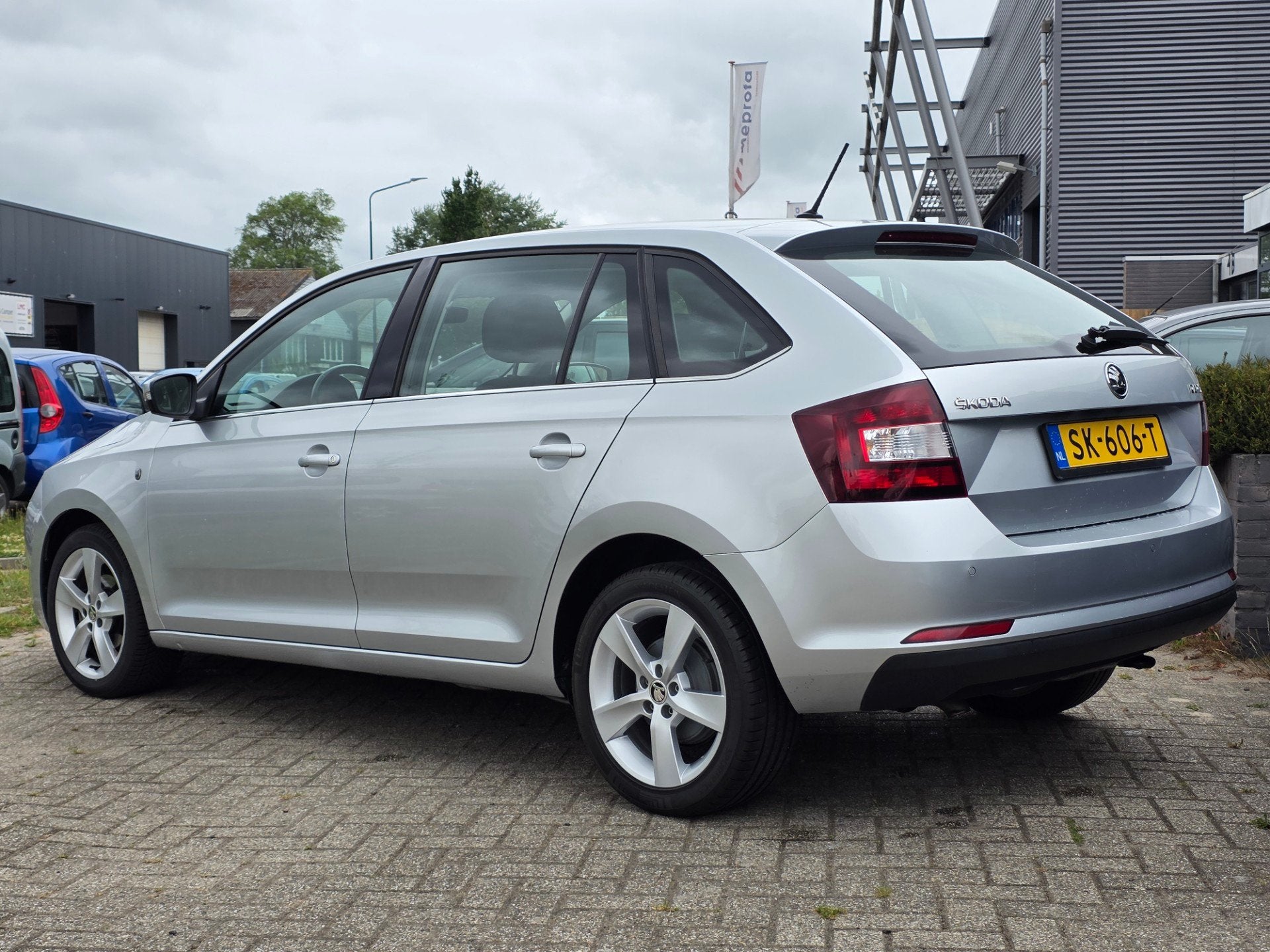 Skoda Rapid Spaceback 1.0 TSI Greentech Clever |CLIMA|CRUISE, Auto's, Voorwielaandrijving, Dealer onderhouden, Stof, Gebruikt