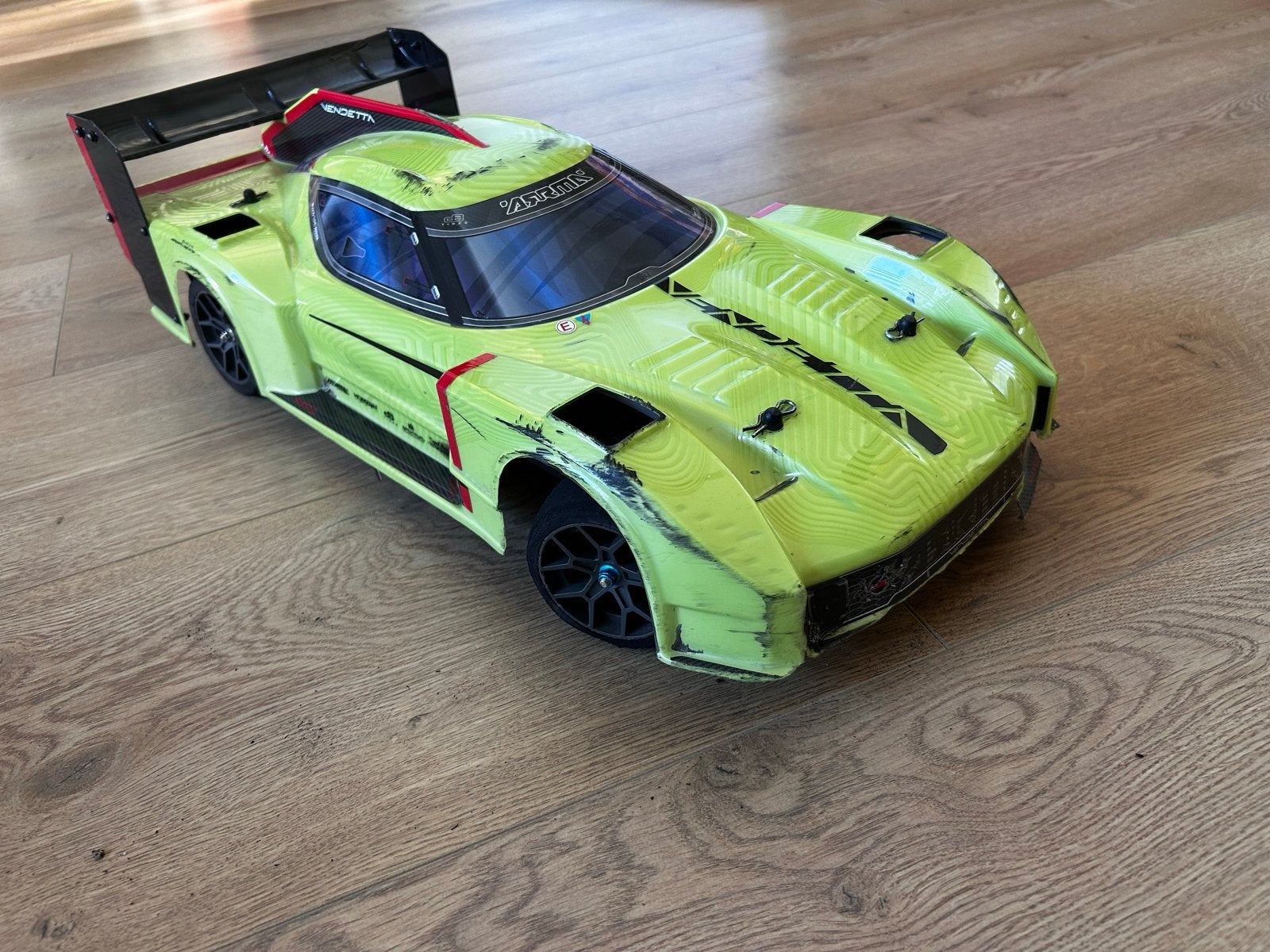 Arrma Vendetta RC auto - Super snel en gebruikt, Elektro, Gebruikt, Ophalen of Verzenden, Auto onroad