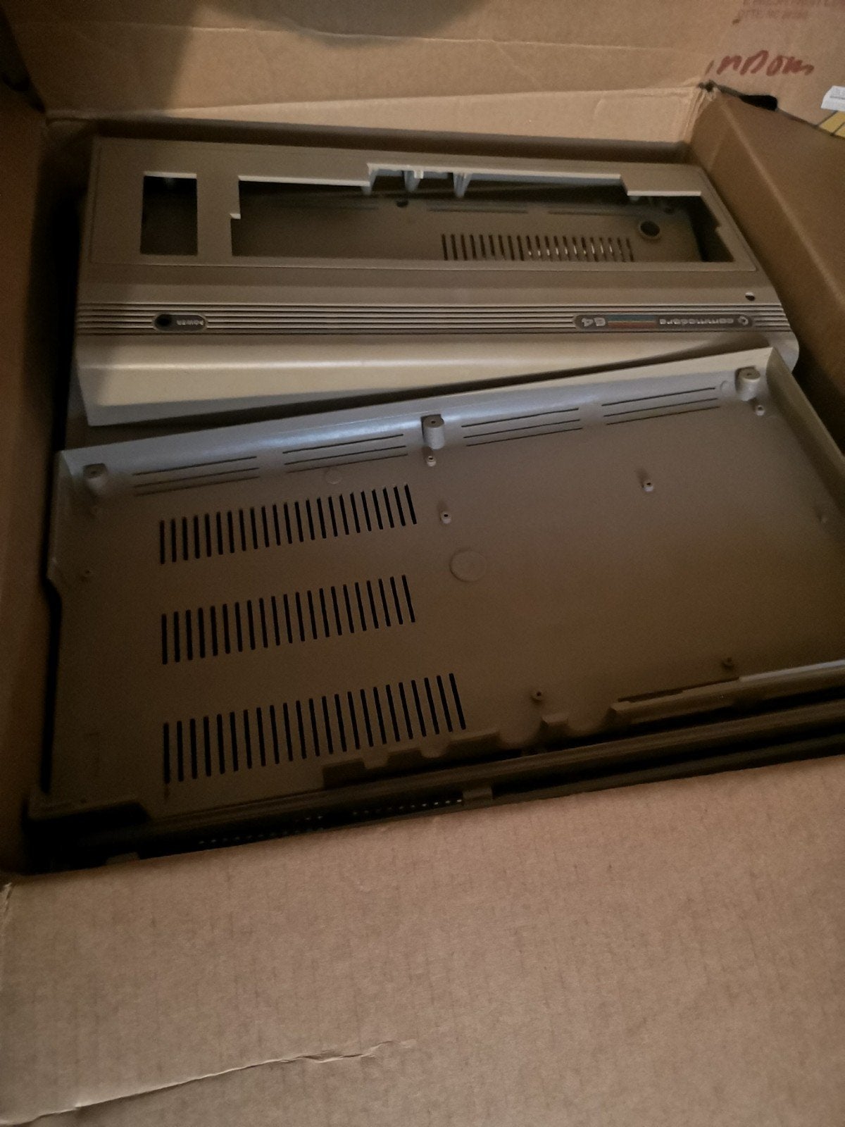 grote doos vol commodore 64 behuizingen, Computers en Software, Ophalen, Commodore 64
