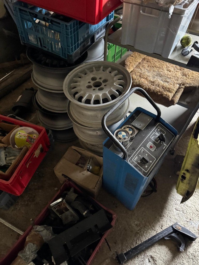 Lot van BMW E10 oldtimer onderdelen, Motoren, Onderdelen | Oldtimers, Ophalen, Gebruikt