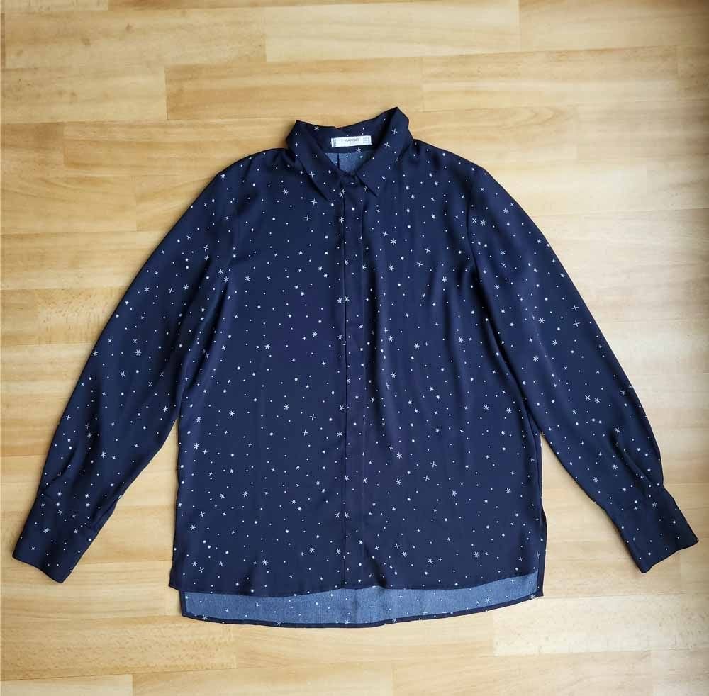 Donkerblauwe blouse met witte sterren, Mango Suit maat S, Kleding | Dames, Mango, Blauw, Ophalen of Verzenden, Zo goed als nieuw