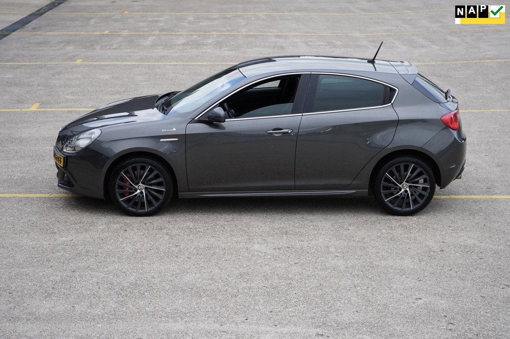 Alfa Romeo Giulietta 1.4 T Distinctive QV-Line, Voorwielaandrijving, Gebruikt, Euro 6, 4 cilinders