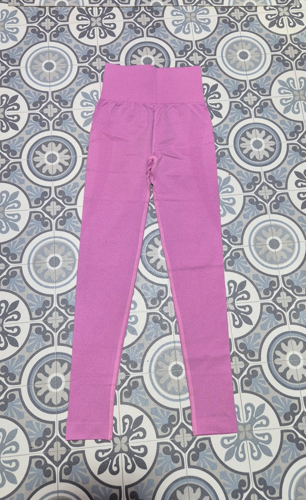 Mooie roze legging. De taille is 52 cm rondom, lengte 83 cm., Legging, Maat 36/38 (S), Nieuw, Ophalen of Verzenden