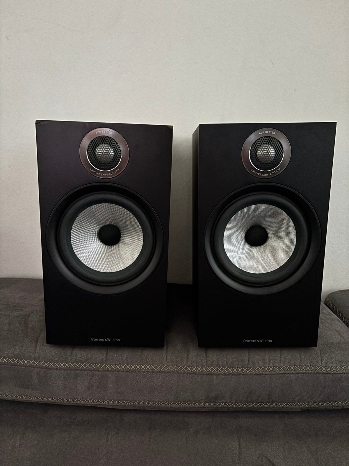 B&W 606 S2 Anniversery Edition Speakers., Ophalen of Verzenden, Zo goed als nieuw, 60 tot 120 watt, Bowers & Wilkins (B&W)