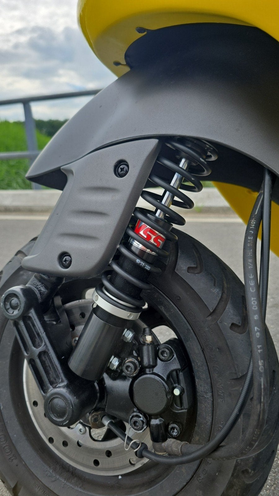 Gloednieuwe yss schokbreker set, Fietsen en Brommers, Brommeronderdelen | Scooters, Nieuw, Piaggio, Overige typen, Ophalen of Verzenden