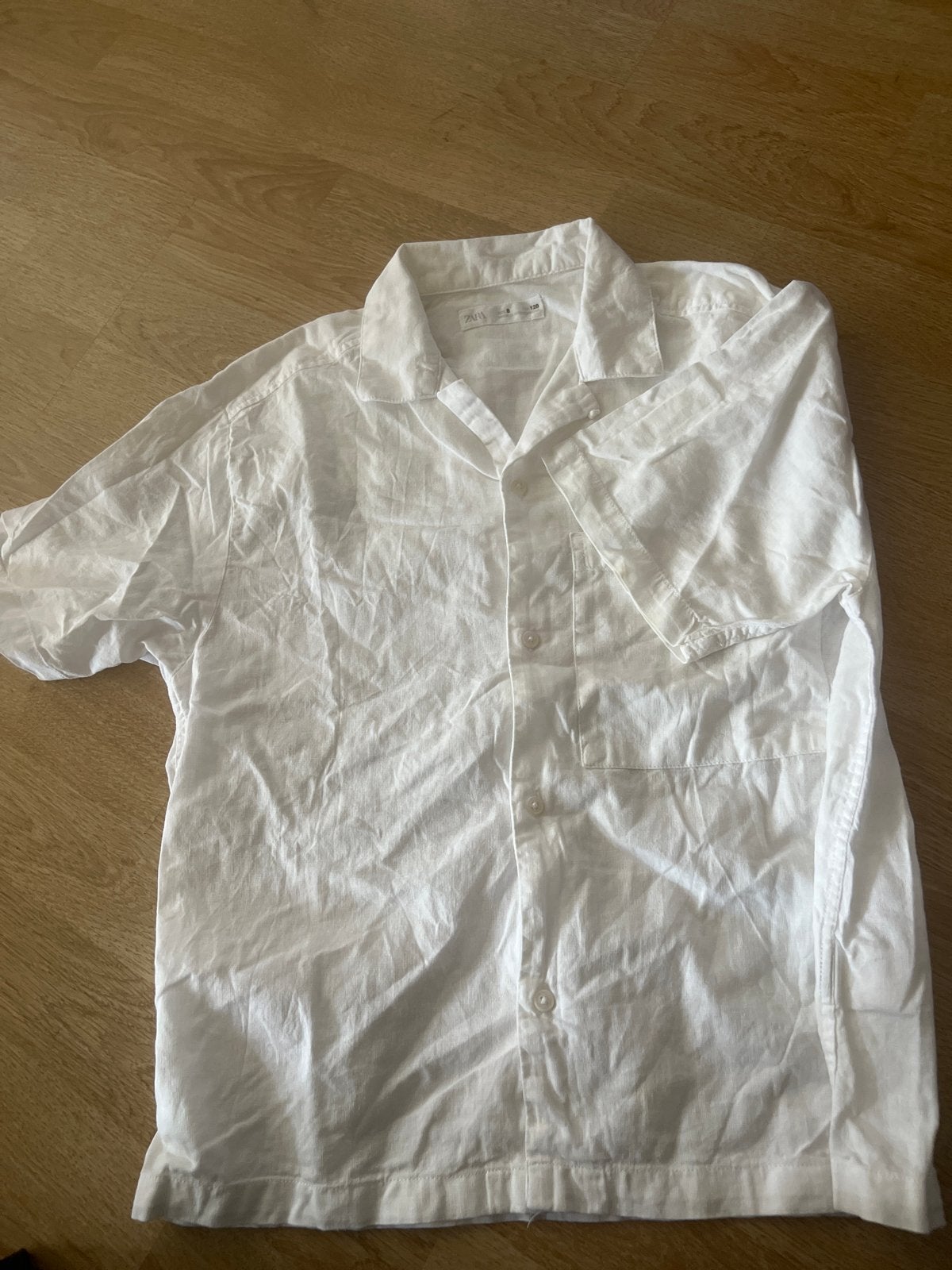 Zara witte linnen blouse korte mouw - maat 128 (8 jaar), Ophalen of Verzenden, Zo goed als nieuw, Jongen of Meisje, Overhemd of Blouse