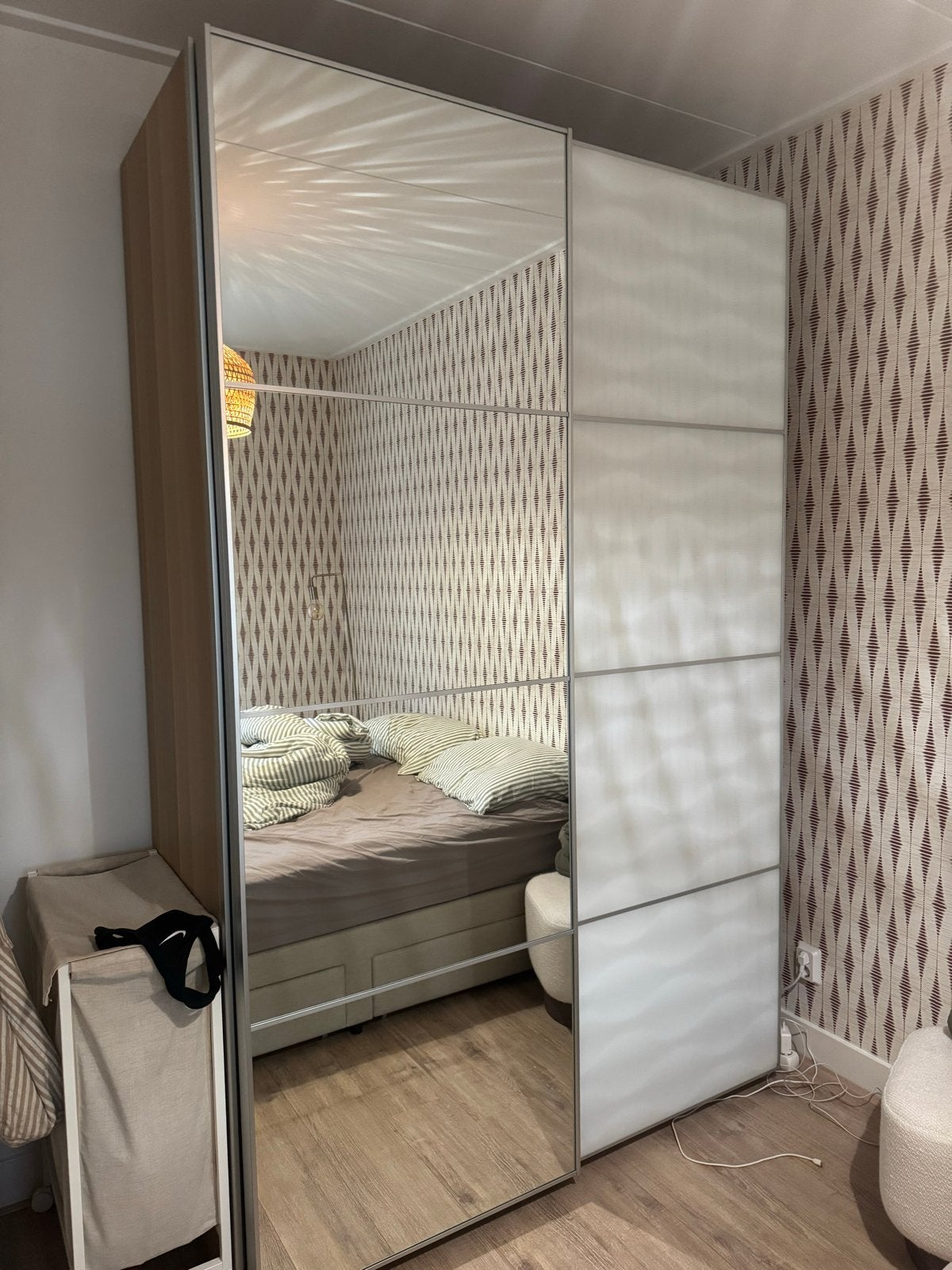 Ikea Pax kledingkast met spiegel- en melkglasdeuren, Ophalen, Gebruikt, 100 tot 150 cm, 200 cm of meer