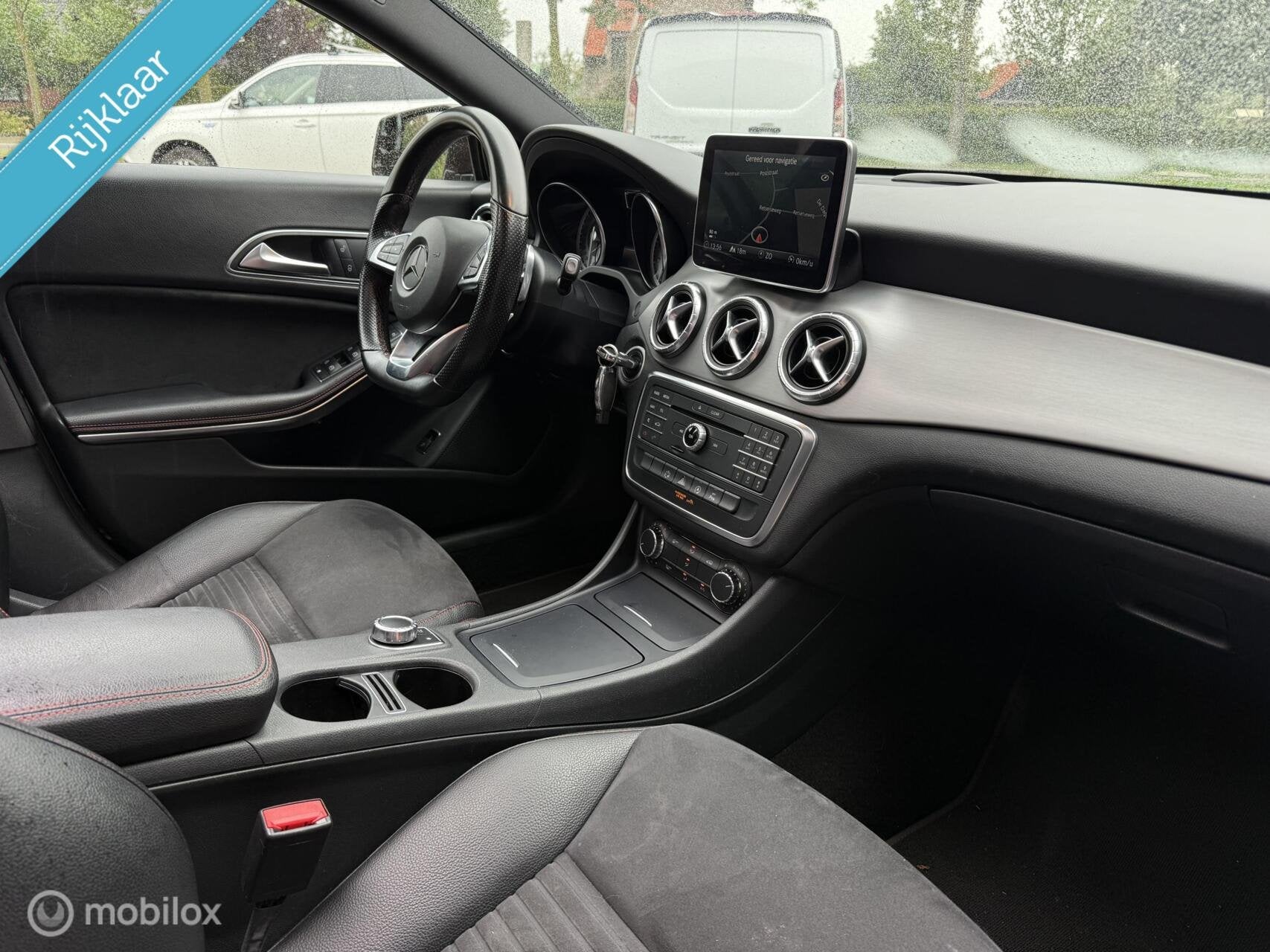 Mercedes CLA-klasse Shooting Brake 180 AMG Panorama Cruise B, Auto's, 730 kg, Gebruikt, Euro 6, 4 cilinders