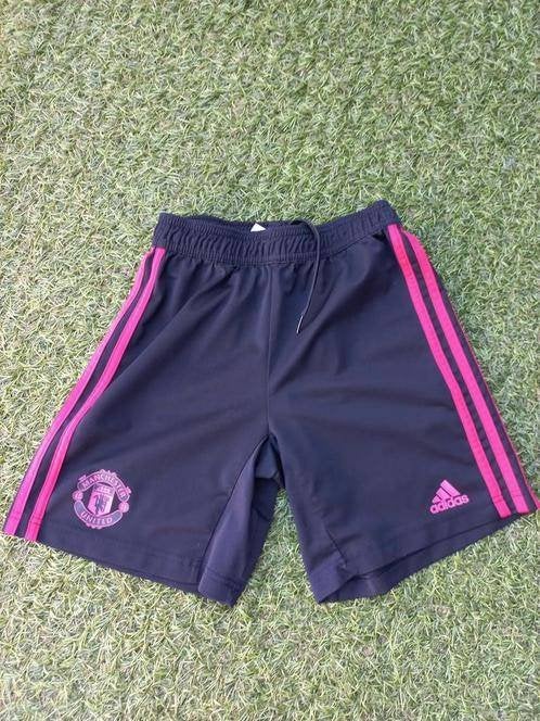 Adidas Manchester United short/korte broek maat 152, Adidas, Sport- of Zwemkleding, Ophalen of Verzenden, Zo goed als nieuw