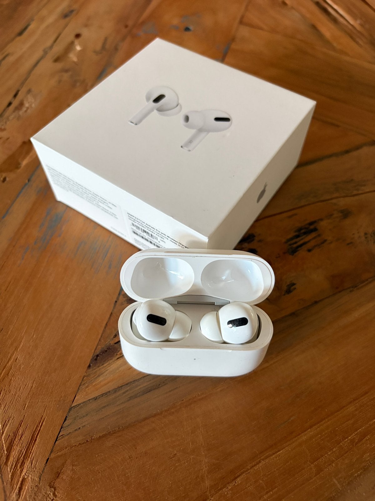 AirPods Pro (1e Gen) Losse onderdelen/Case + Rechts perfect!, Telecommunicatie, Mobiele telefoons | Oordopjes, Ophalen of Verzenden