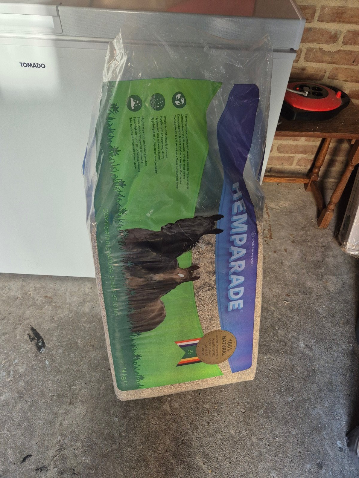 Handig als bodembedekking voor paarden maar ook voor hamster, Ophalen