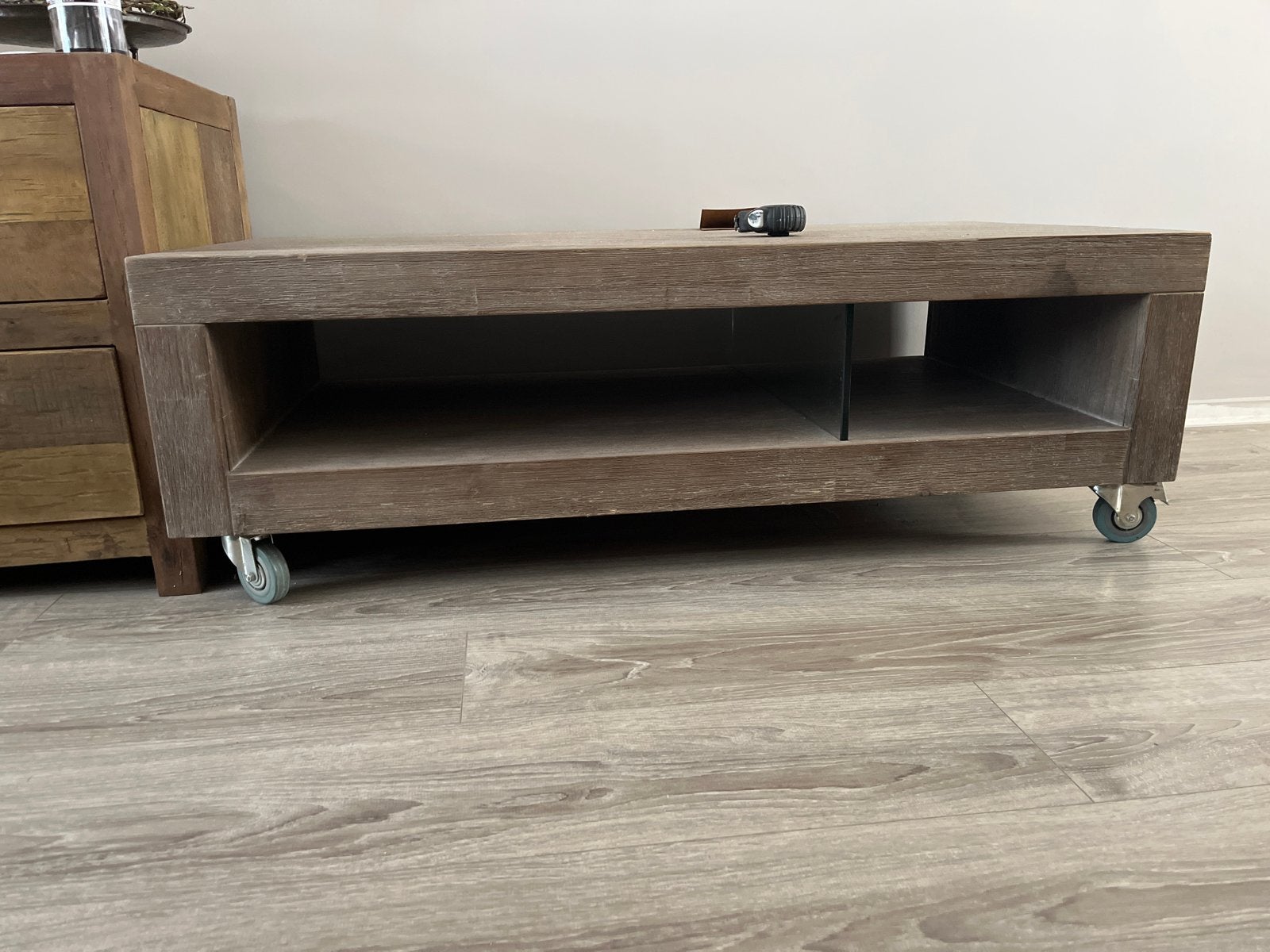 Henders & Hazel Salontafel / TV-meubel op wieltjes, Ophalen, Gebruikt, 100 tot 150 cm, 50 tot 100 cm