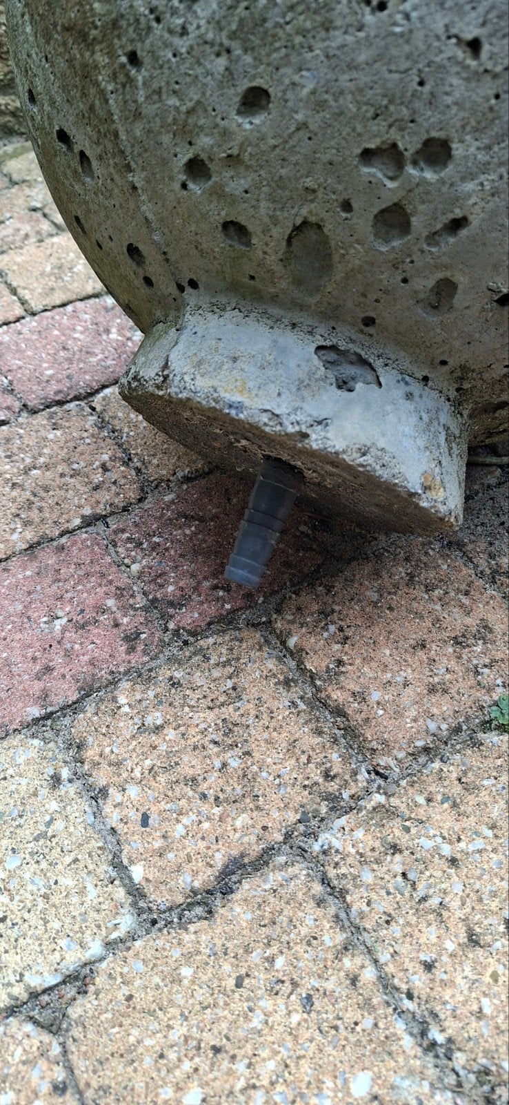 Betonnen bol met wateraansluiting, Tuin en Terras, Ophalen of Verzenden, Gebruikt, Beton, Abstract beeld