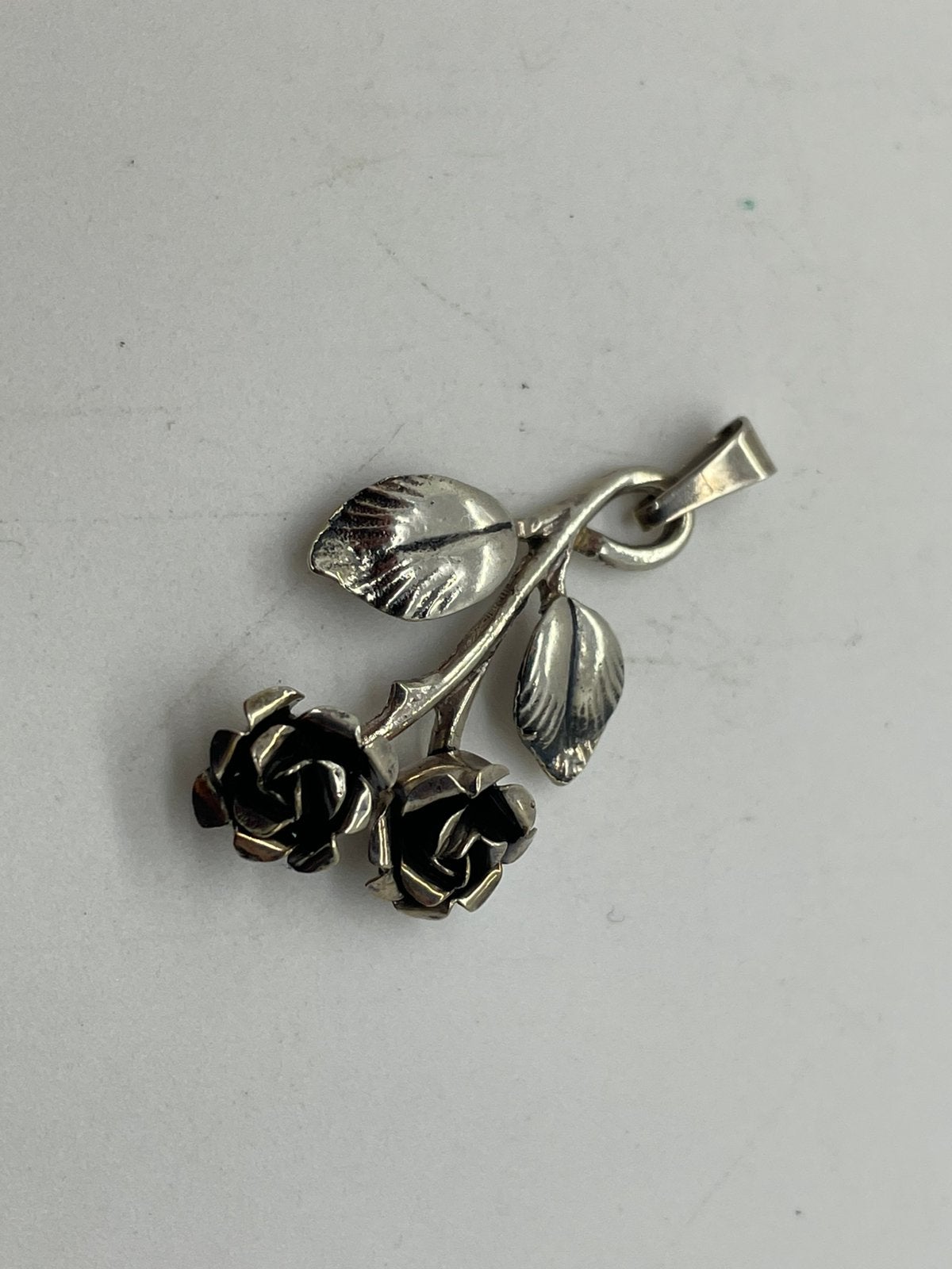 F791 Prachtige zilveren hanger TEKA roosjes, Sieraden, Tassen en Uiterlijk, Ophalen of Verzenden, Zilver, Hanger